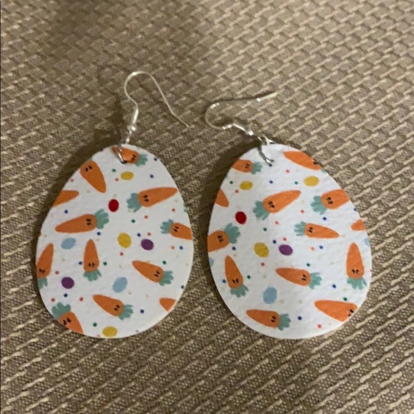 Jewelry - 3/$10 NEW carrots faux leather earrings